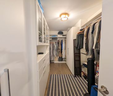 7868 Odell Cres, Niagara Falls - Stunning 4 Bedroom Main Unit - Photo 3