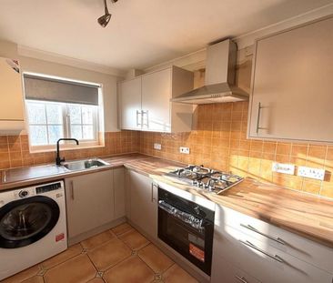 3 Bedroom Semi Detached To Let - Photo 3