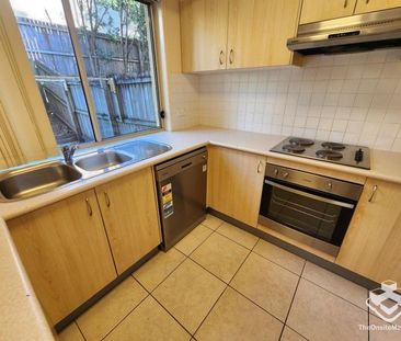 Quiet Complex, Pool & A/C - Photo 3