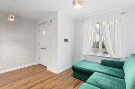 4 bedroom detached house to rent - Photo 2