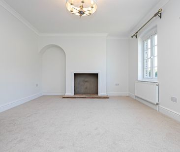 3 Bedroom House - Photo 3
