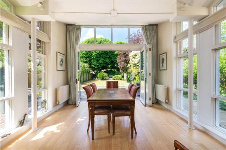 6 bedroom detached house to rent - Photo 2