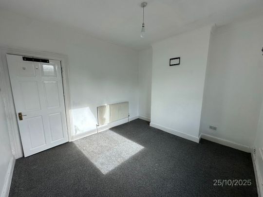 2 Bed Flat, Osborne Road, E7 - Photo 1