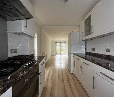 3 bedroom detached house to rent - Photo 3