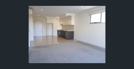 Stylish, Spacious Living in a Prime Heatherton Location - Photo 2