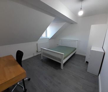 Room in a Shared House, Burlington Mews, B10 - Photo 1