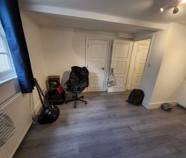 1 Bed Flat, Carlton Crescent, SO15 - Photo 2