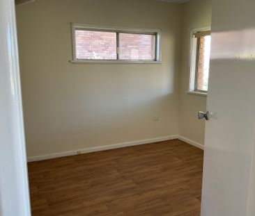 TWO BEDROOM UNIT IN SOUTH TAMWORTH - Photo 2