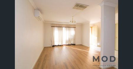 3 x 2 REAR VILLA IN SHELLEY - Photo 5