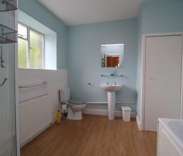 1 bedroom in a house share to rent - Photo 4