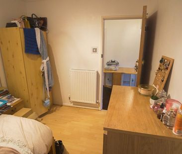 4 Bedroom Flat To Rent in Wallisdown - £1,760 pcm Tenancy Info - Photo 3