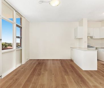 Neat studio apartment with views - Photo 2