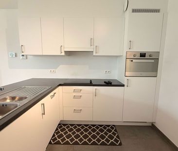 Gelijkvloerse verdieping - Te huur - Photo 1