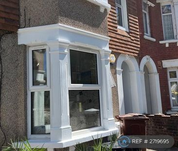 1 bedroom in a house share to rent - Photo 3