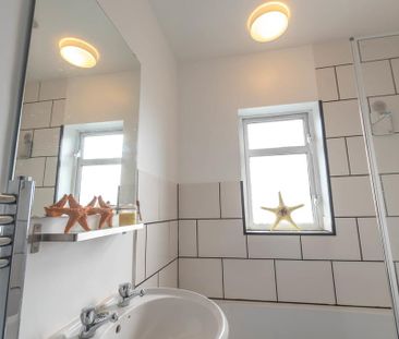 4 bedroom semi-detached house to rent - Photo 5