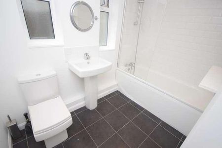 Ballards Lane, North Finchley, N12 - Photo 5