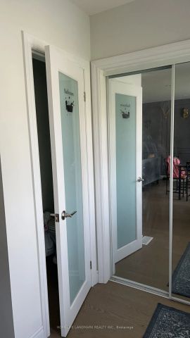 Detached Home For Lease | W9239330 - Photo 4