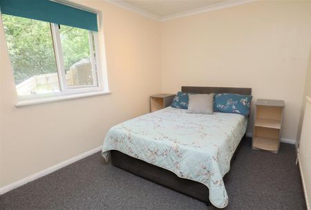 Brackendale Hastings, East Sussex TN35 5HN - Photo 3