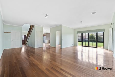 Large Home With Fantastic Big Backyard - Photo 3