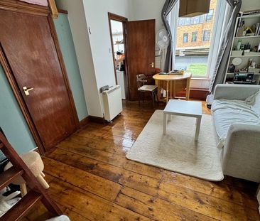 1 Bed Flat, Camden High Street, NW1 - Photo 2