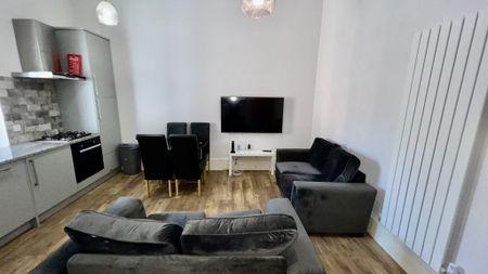 2 bedroom flat to rent - Photo 5