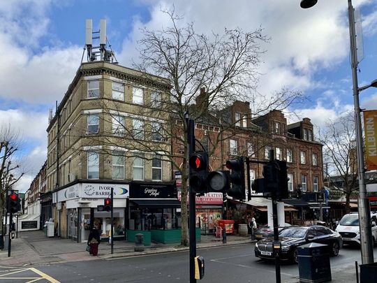 Studio to rent - Photo 1