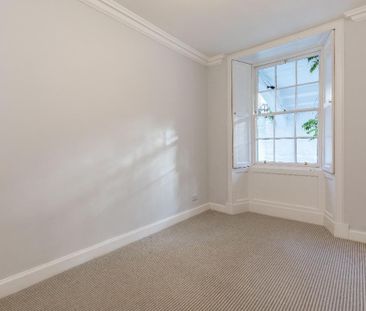 3 bedroom flat to rent - Photo 5
