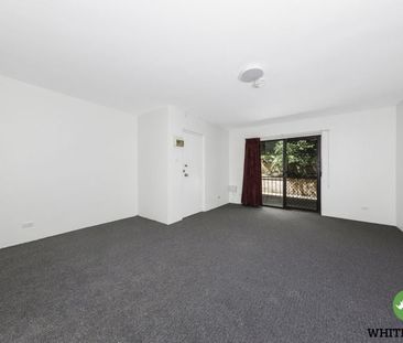 2/5 Mowatt Street, Queanbeyan - Photo 2
