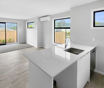 Modern Wainui Living - Photo 6