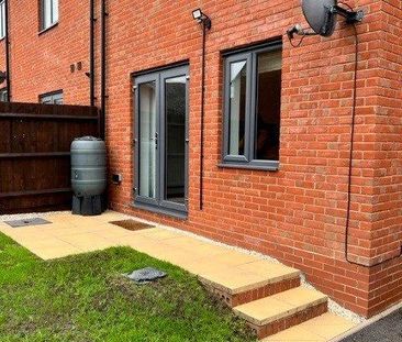 3 bedroom semi-detached house to rent - Photo 3
