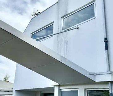 3 bedroom townhouse with 1 bathroom - Photo 5