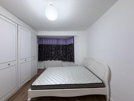 4 bedroom terraced house to rent - Photo 5