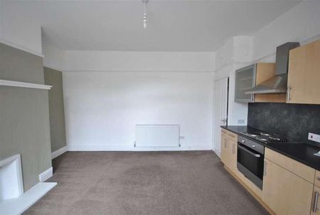 Commercial Street, Queensbury, Bradford, BD13 - Photo 2