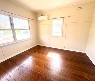 Charming two bedroom home - Photo 6