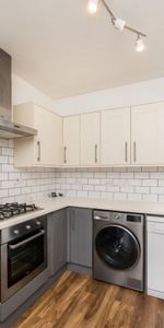 Tolworth Park Road, KT6, London - Photo 3