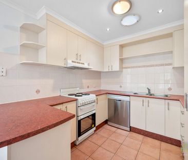 TIDY THREE BEDROOM DUPLEX + STUDY/4TH BEDROOM - Photo 6