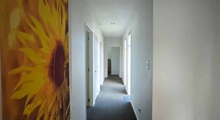 Kumeu | Fully Furnished 4BR 2BA Home | Short-Term - Photo 3