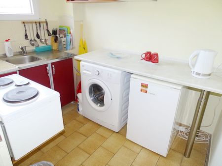 APARTMENT 47 SQ.M. FURNISHED RENOVATED AND NEAR ΙΝ A CENTRAL POINT ΙΝ LOWER N. EPIVATES. - Photo 4