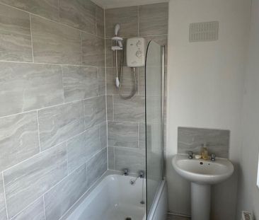 2 bedroom semi-detached house to rent - Photo 6