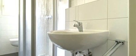 Zum Einzug bereit! 2 Zimmerwohnung, für Sie frisch renoviert! - Photo 1