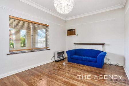 3 Bedroom 1 Bathroom House in Bedford - Photo 5