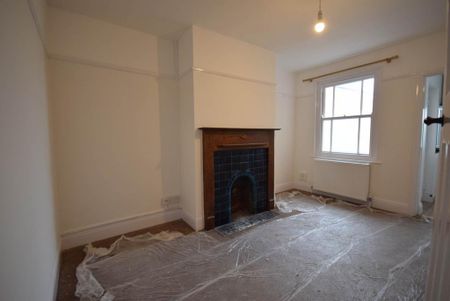 2 bedroom terraced house to rent - Photo 3