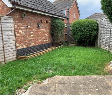 2 bedroom end of terrace house to rent - Photo 2