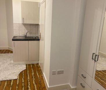 Studio to rent - Photo 5