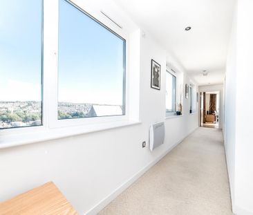 3 bedroom flat to rent - Photo 2