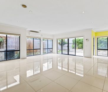 House Sized Benefits, Town Home Ease - Photo 3