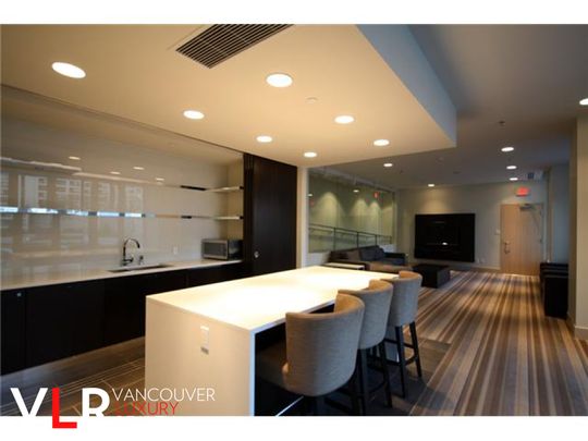 Condo in Downtown Vancouver, BC - Photo 1