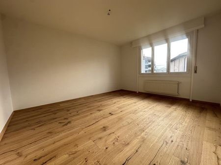 Beautiful 3.5 room apartment in St-Sulpice completely renovated - Photo 2