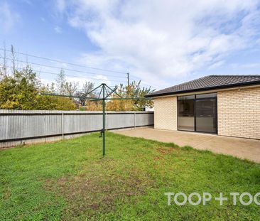 Beautiful Courtyard Home - Photo 4