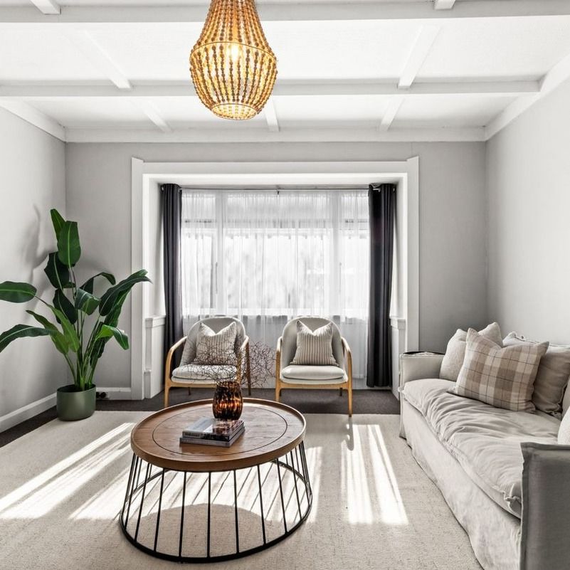 Beautifully appointed Family home. - Photo 1